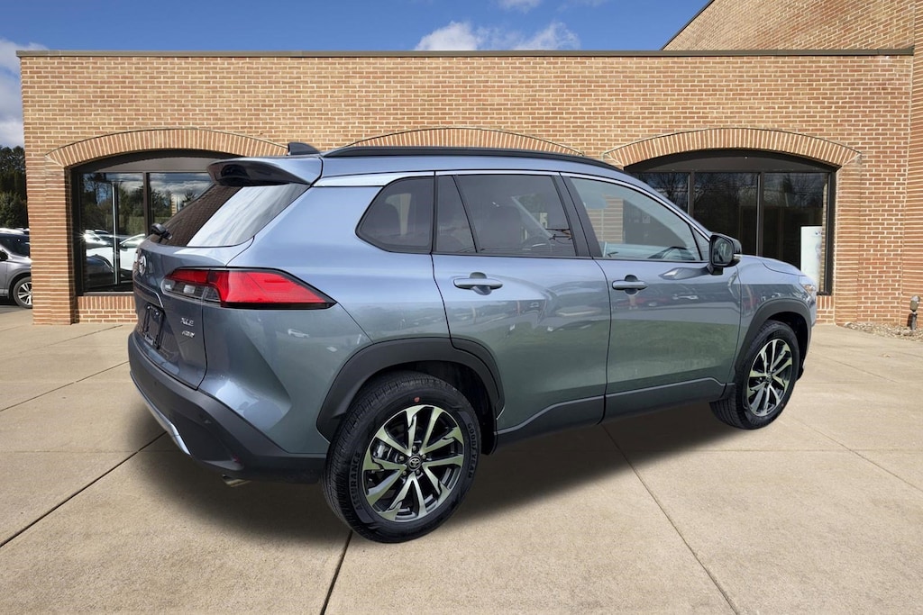 Used 2025 Toyota Corolla Cross XLE SUV