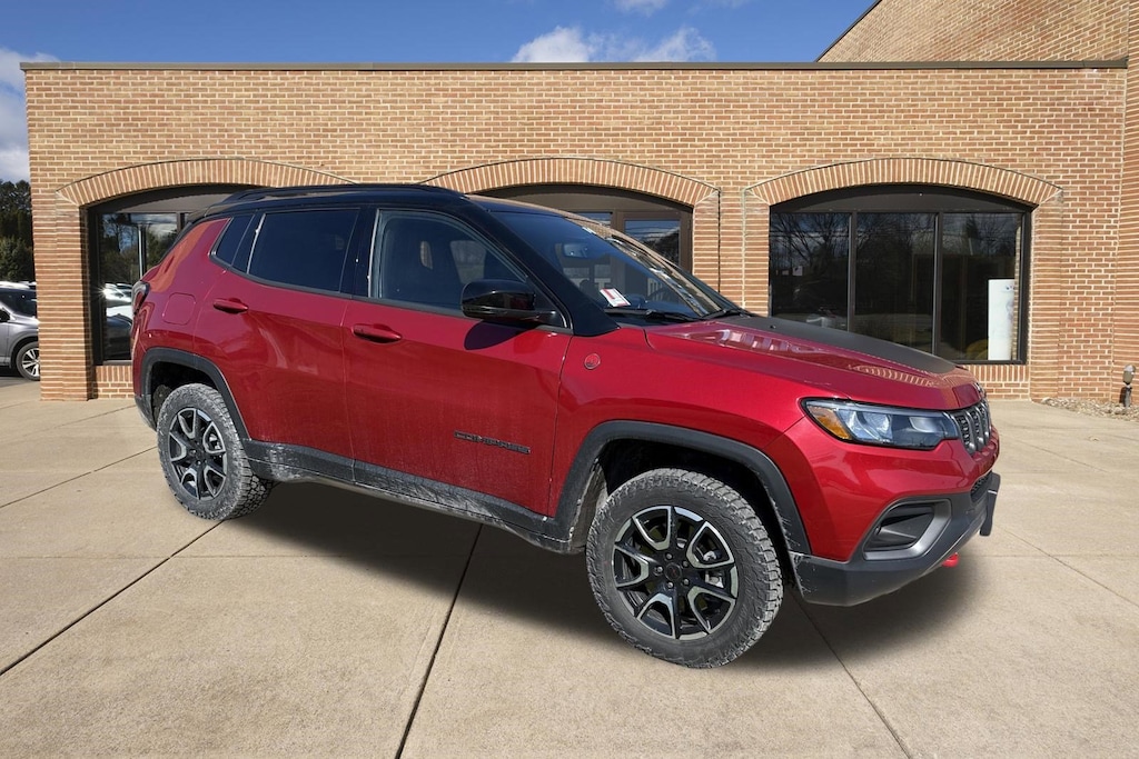 Used 2025 Jeep Compass Trailhawk SUV
