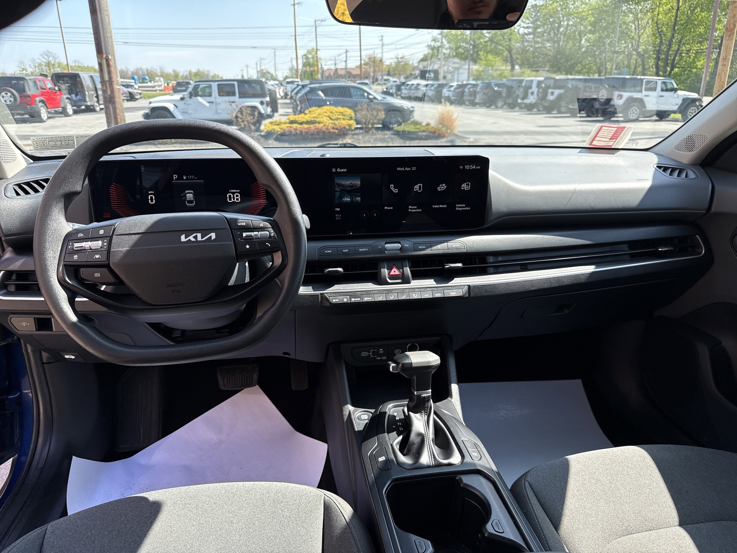 2025 Kia K4 LXS - Photo 14
