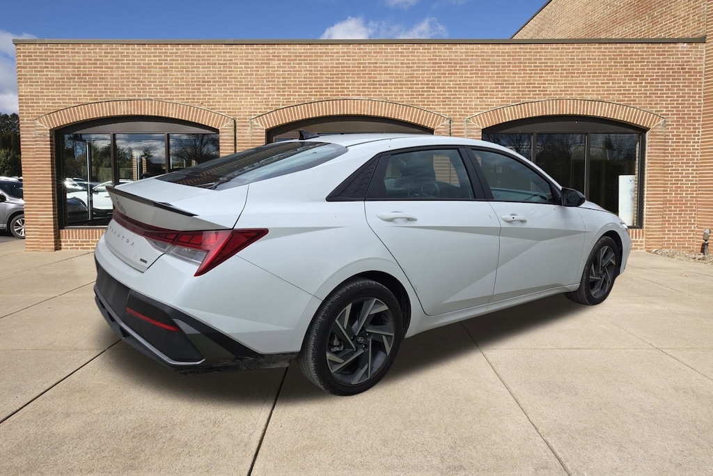 Used 2025 Hyundai Elantra Hybrid SEL Sport Sedan