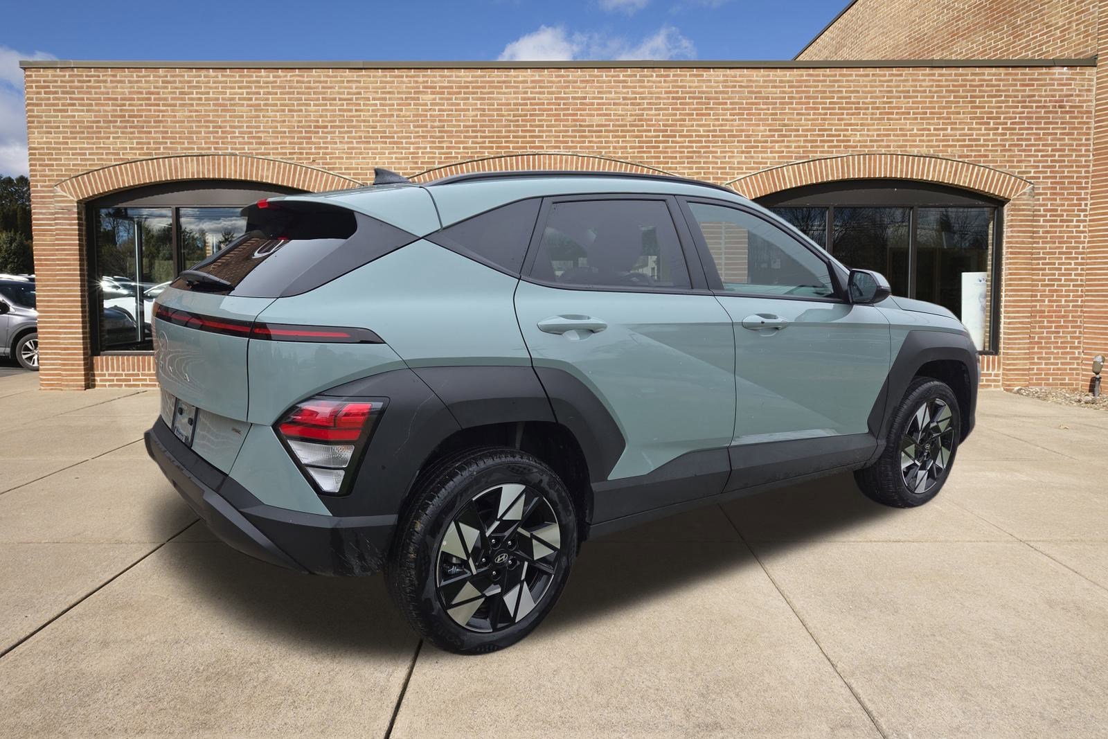2025 Hyundai Kona SEL photo 2