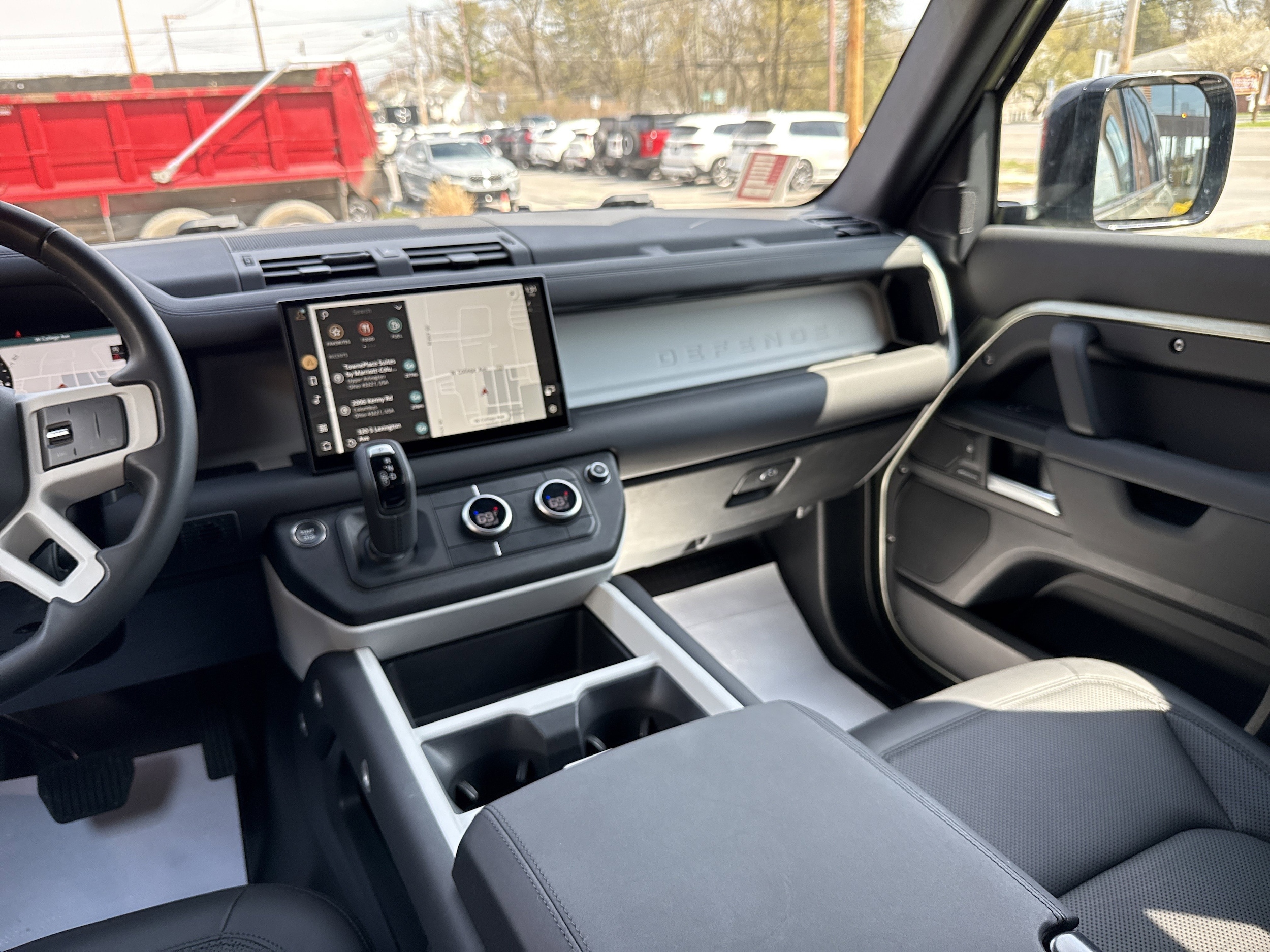 2025 Land Rover Defender S - Photo 22