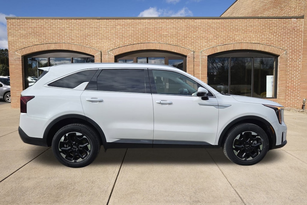 Used 2024 Kia Sorento S SUV