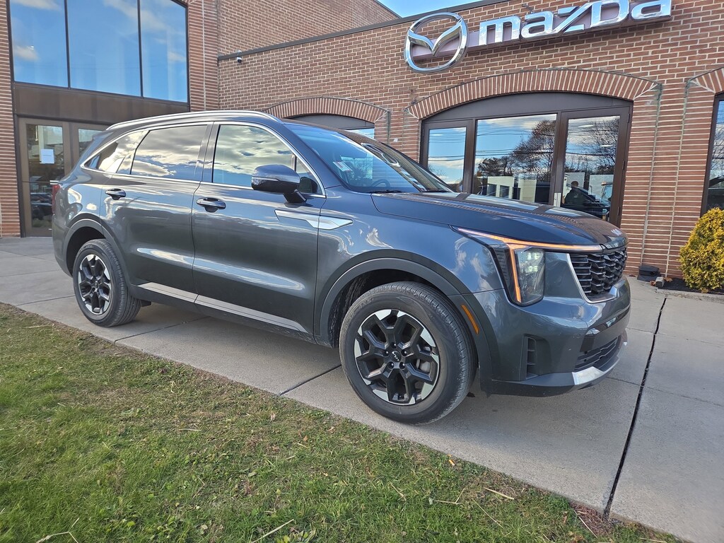 Used 2024 Kia Sorento S SUV