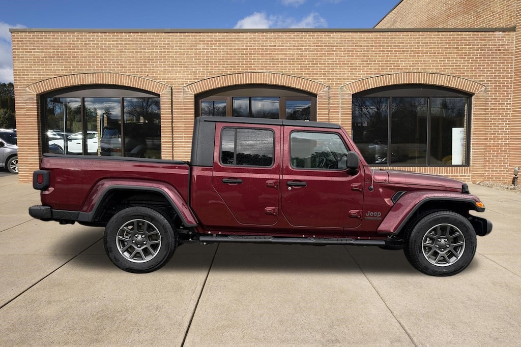 Used 2021 Jeep Gladiator Sport Truck Crew Cab