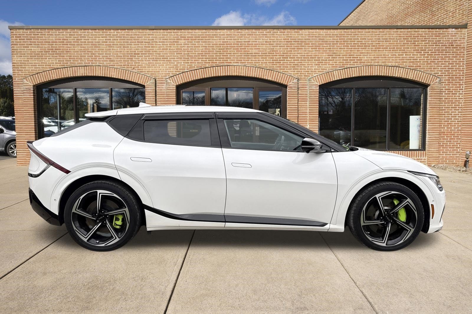 Used 2024 Kia EV6 GT with VIN KNDC5DLE2R5162225 for sale in State College, PA