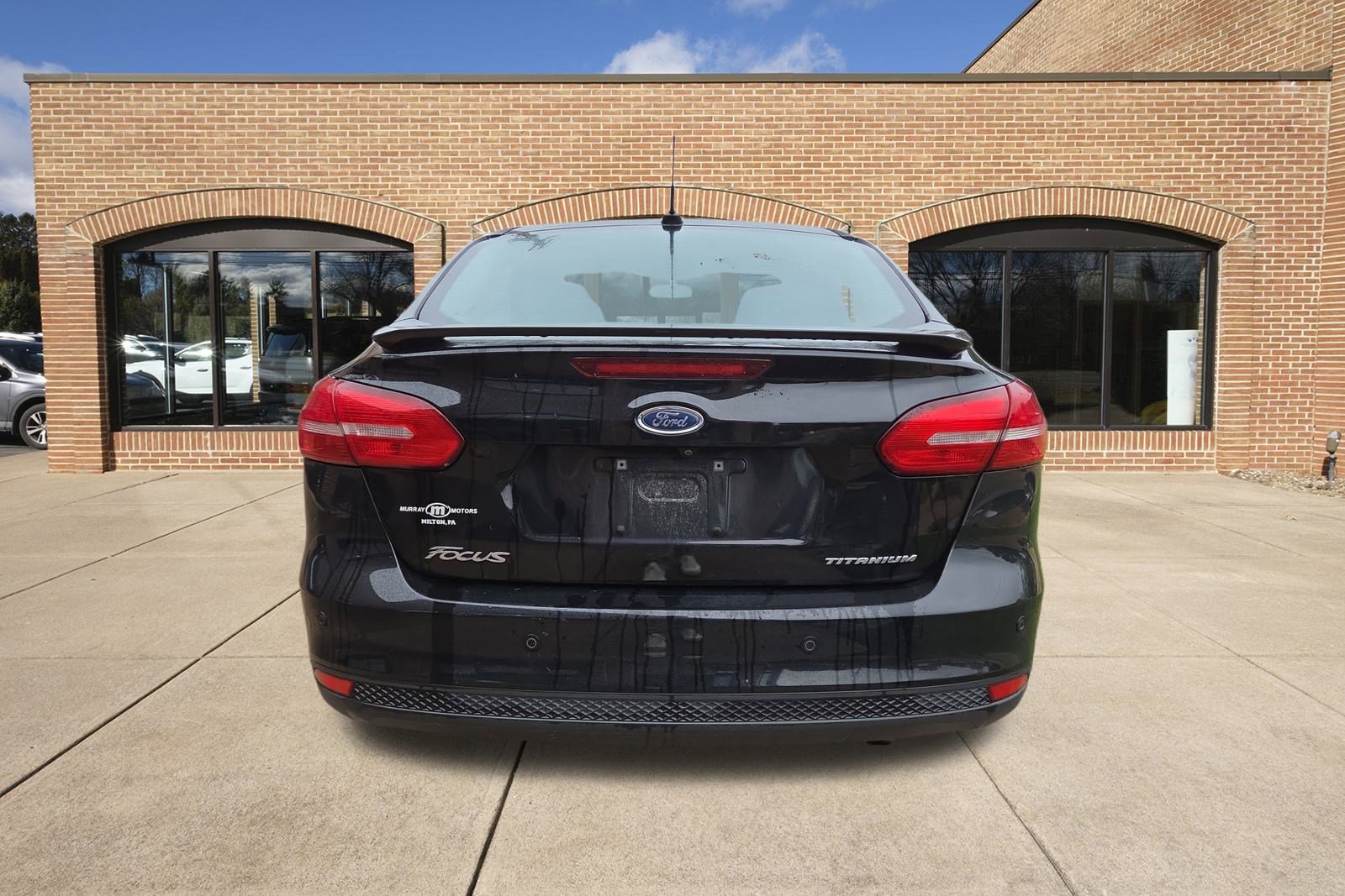 2016 Ford Focus Titanium Sedan photo 3