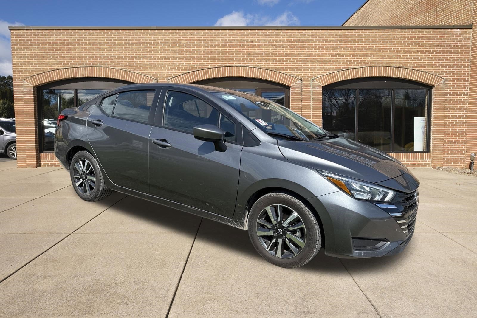 2025 Nissan Versa 1.6 SV CVT's photo
