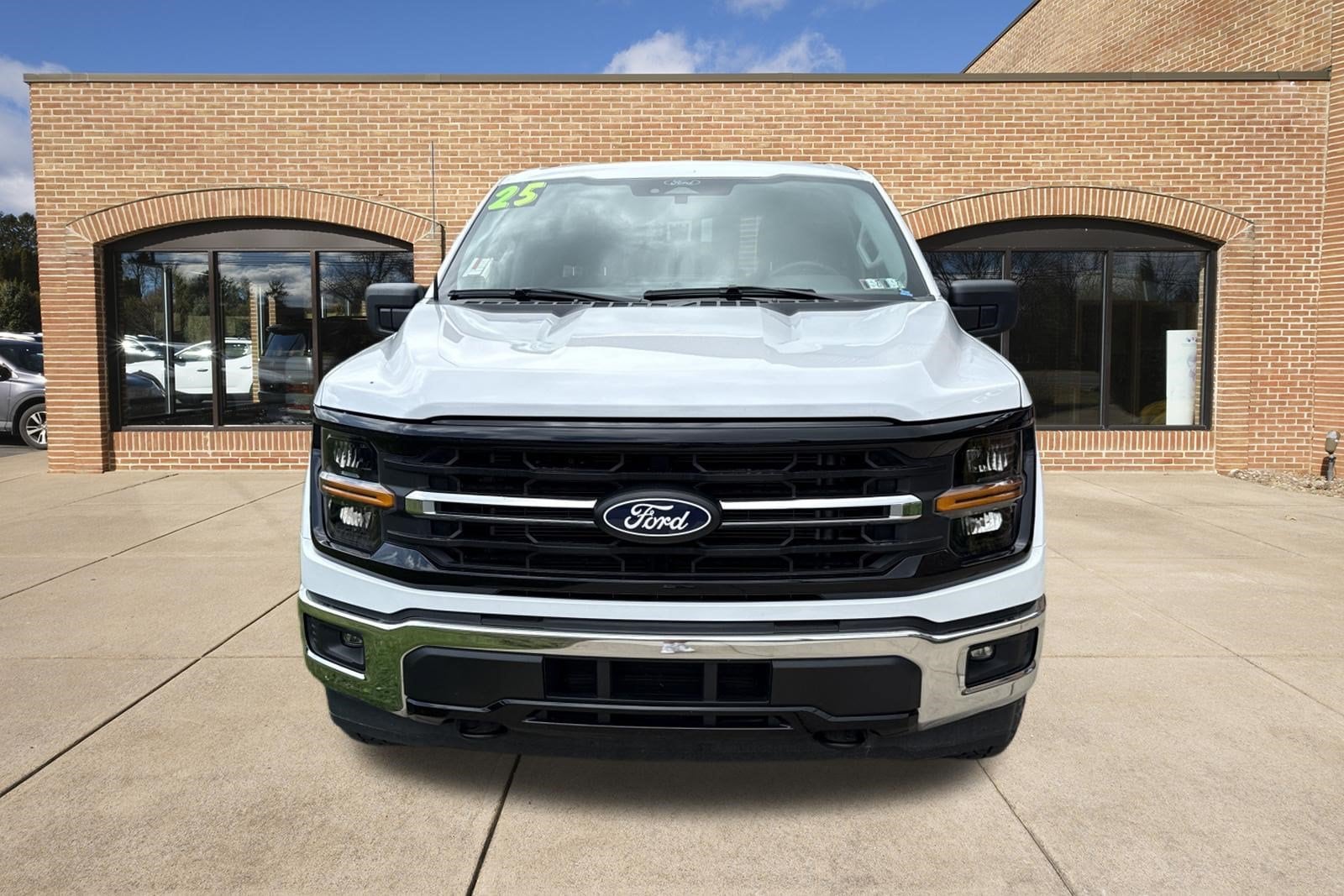 2025 Ford F-150 XLT - Photo 9