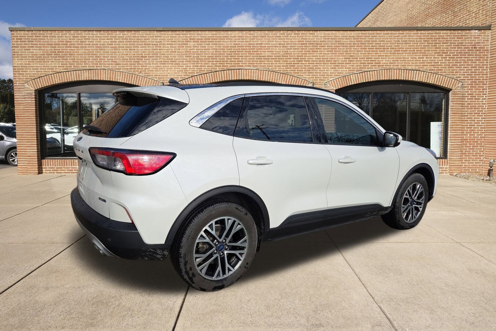 2020 Ford Escape SEL photo 3