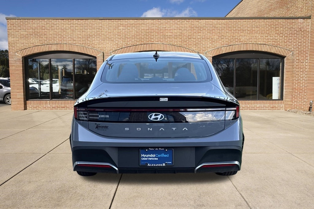 Certified 2025 Hyundai Sonata SE Sedan