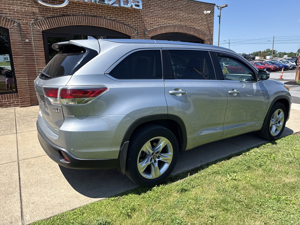 Used 2016 Toyota Highlander Hybrid Limited Platinum V6 SUV