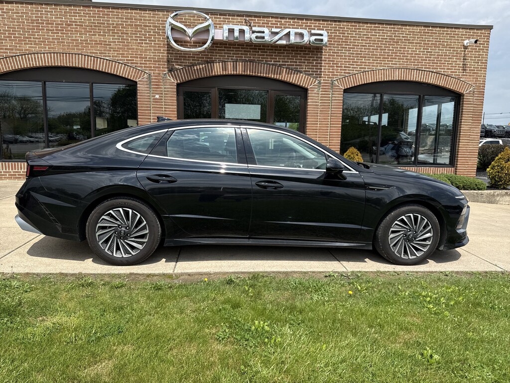 Used 2025 Hyundai Sonata Hybrid SEL Sedan