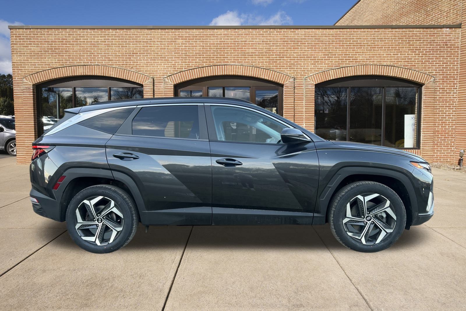 2022 Hyundai Tucson SEL Convenience photo 2