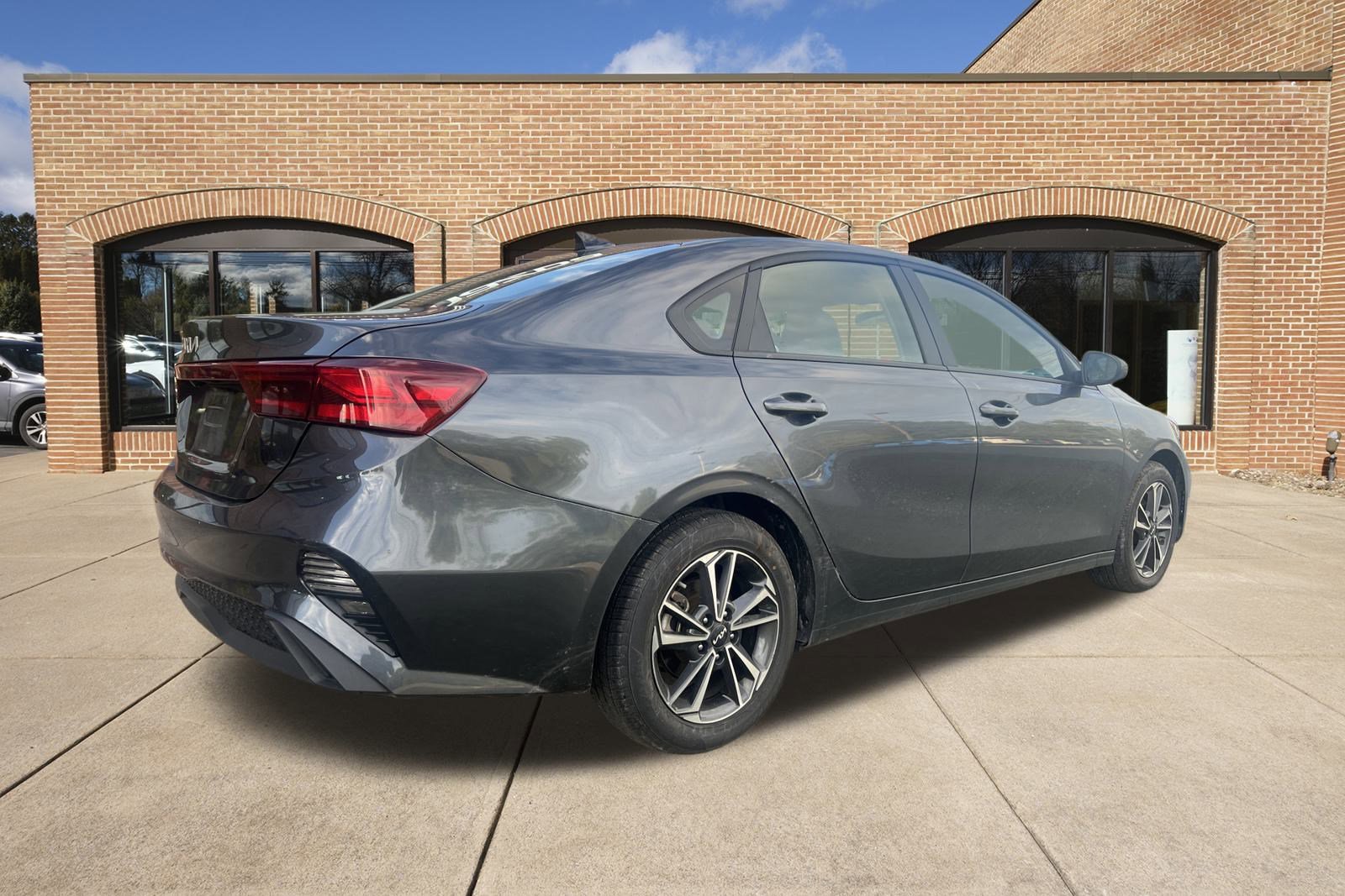 2024 Kia Forte LXS photo 3