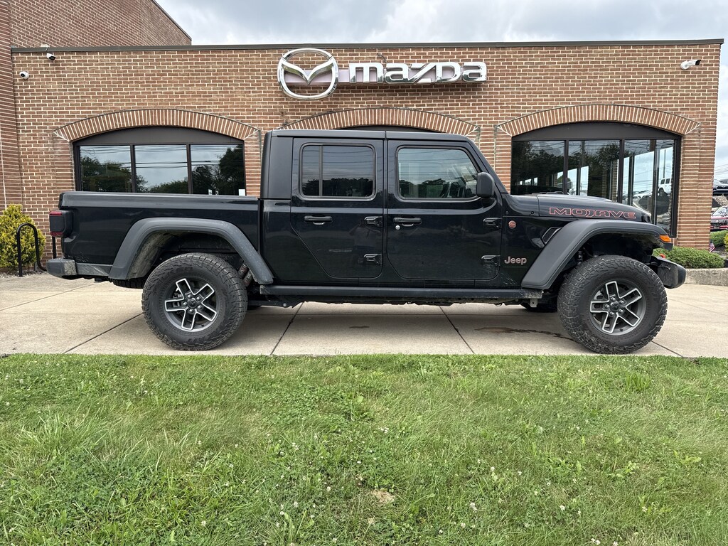 Used 2026 Jeep Gladiator Mojave Truck Crew Cab