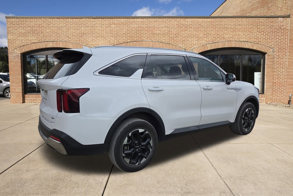 Used 2024 Kia Sorento S SUV