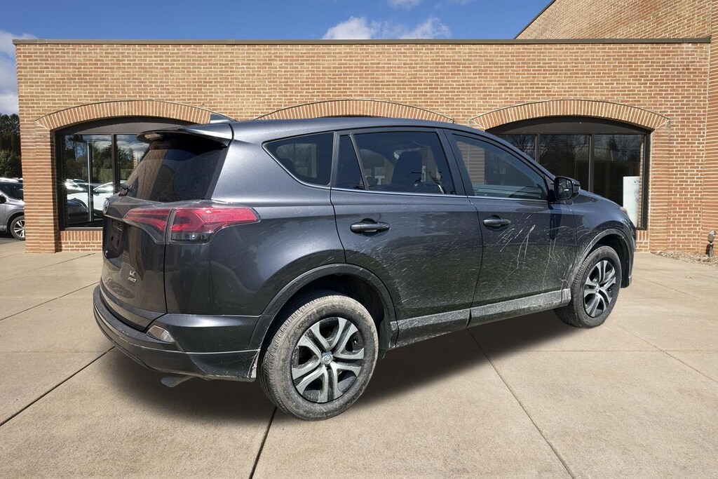 Used 2018 Toyota RAV4 LE SUV