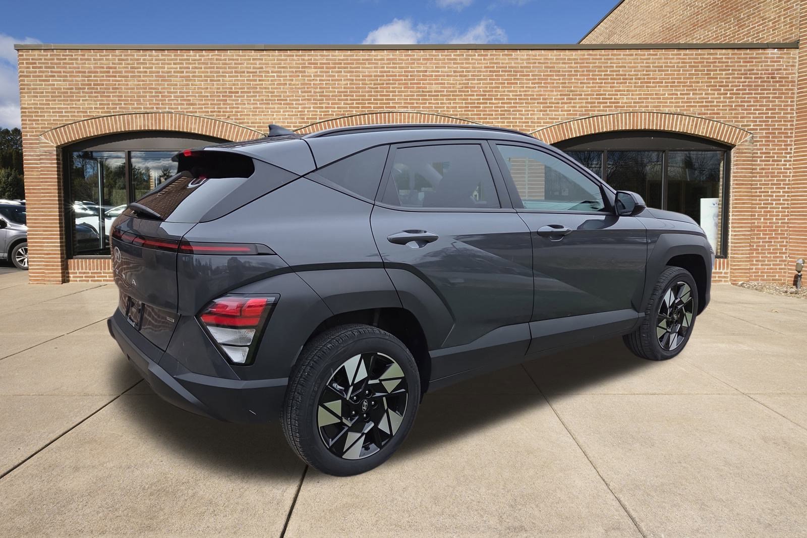 2024 Hyundai Kona SEL photo 2