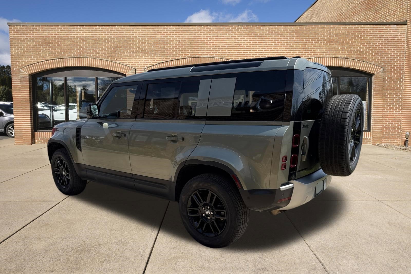 2025 Land Rover Defender S - Photo 6
