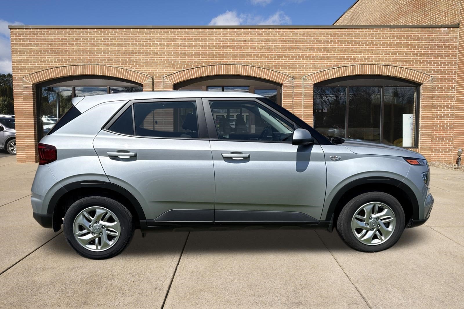 Used 2021 Hyundai Venue SE with VIN KMHRB8A37MU109977 for sale in State College, PA