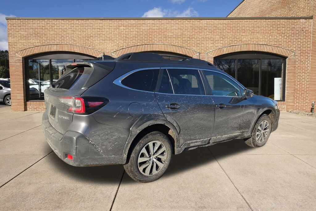 Used 2025 Subaru Outback Premium SUV