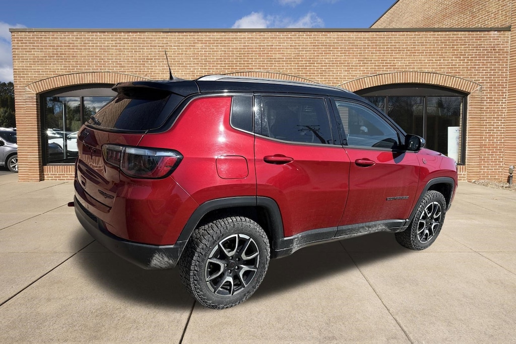Used 2025 Jeep Compass Trailhawk SUV