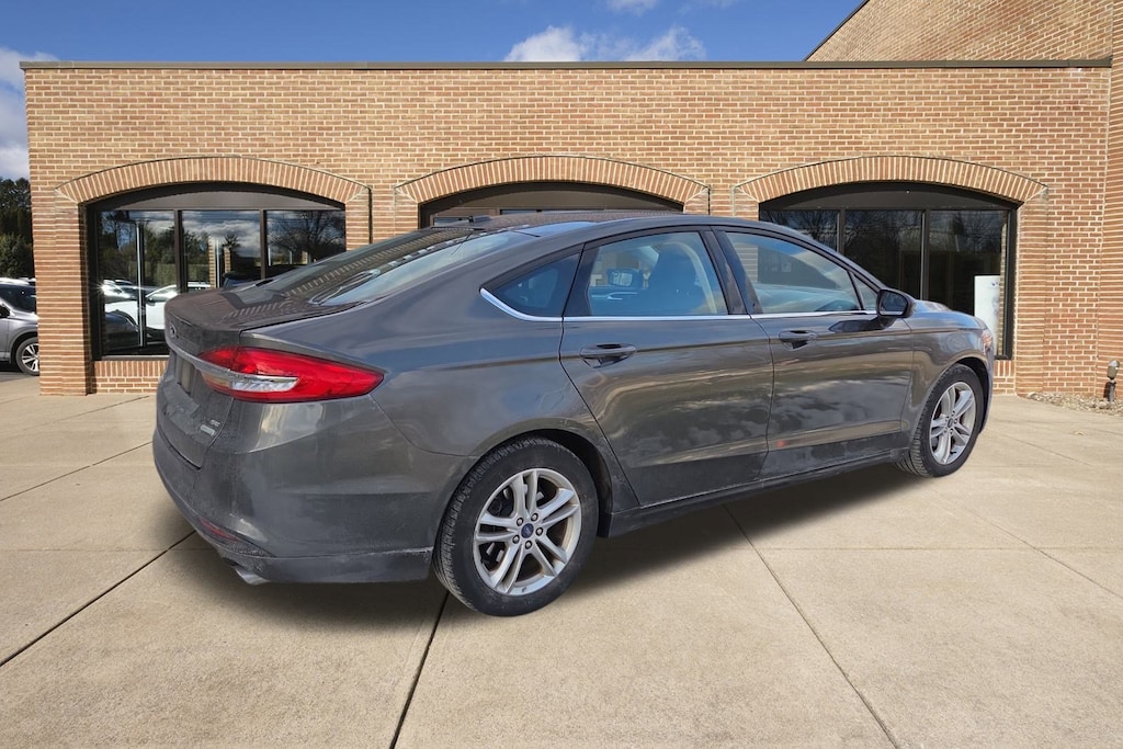 Used 2018 Ford Fusion SE Sedan