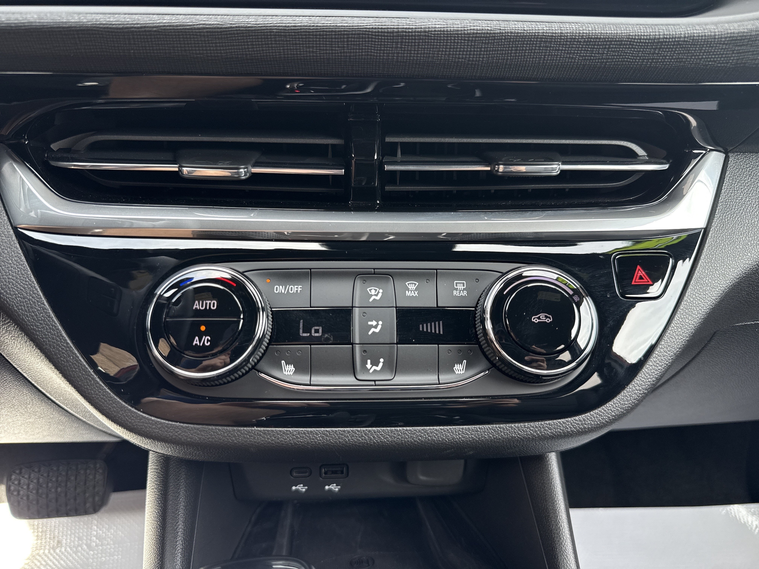 2024 Buick Envista Sport Touring - Photo 27