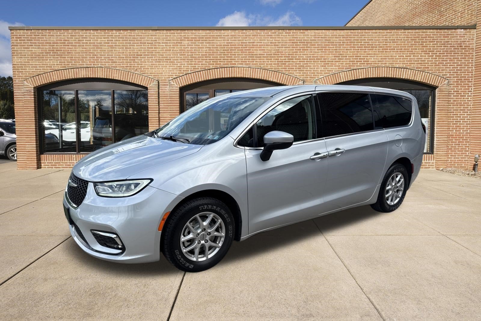 2023 Chrysler Pacifica Touring L - Photo 7