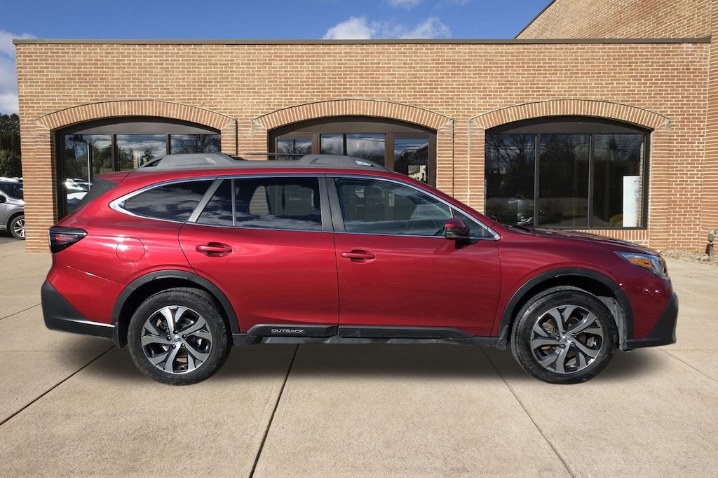 Used 2022 Subaru Outback Limited SUV