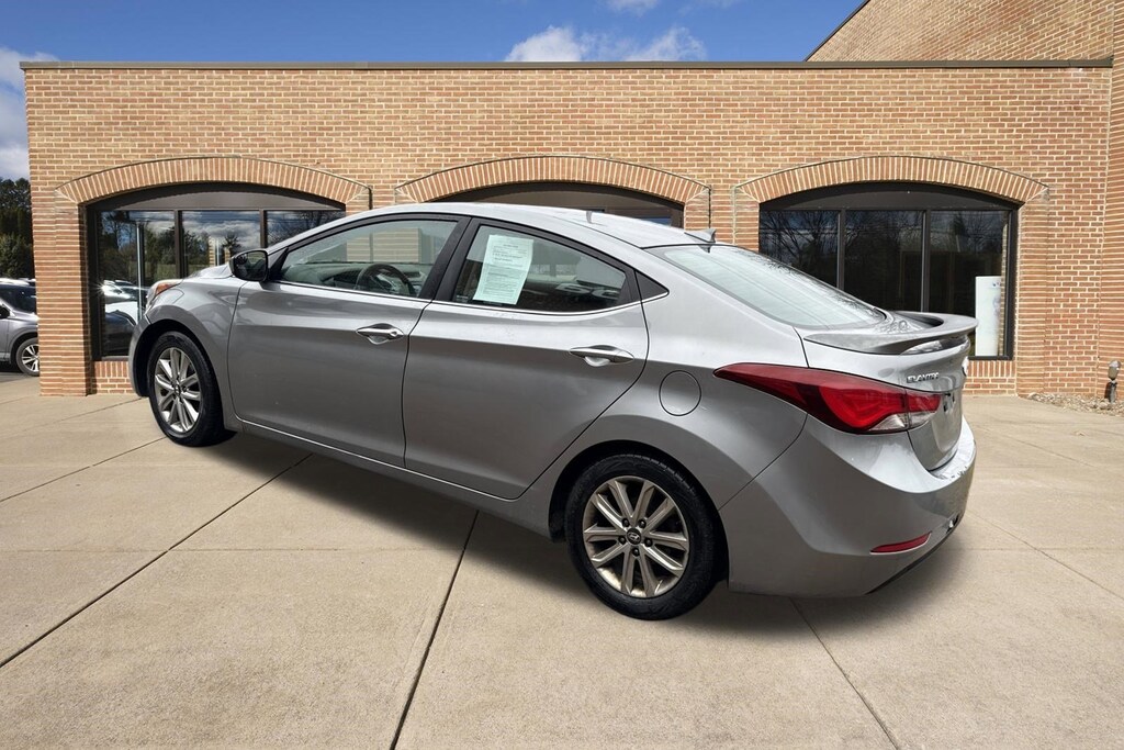 Used 2015 Hyundai Elantra SE Sedan
