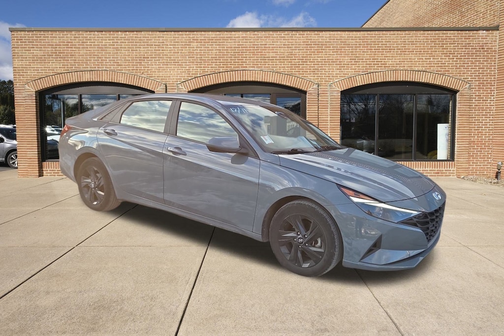 Used 2023 Hyundai Elantra SEL Sedan