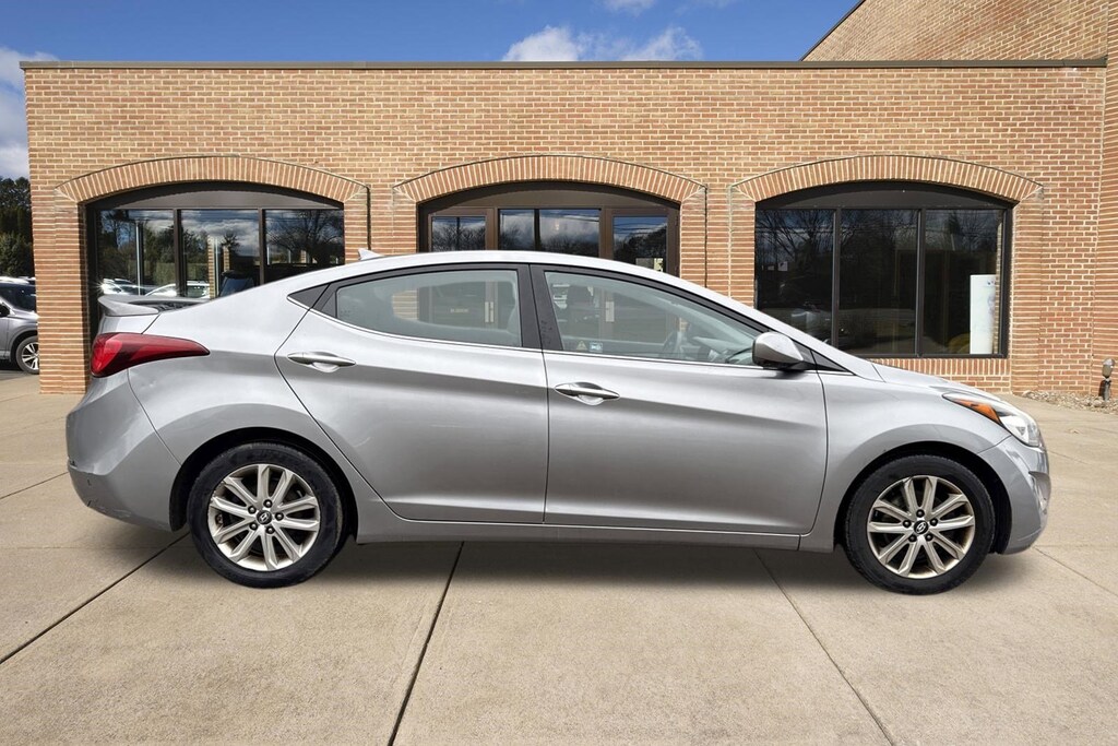 Used 2015 Hyundai Elantra SE Sedan