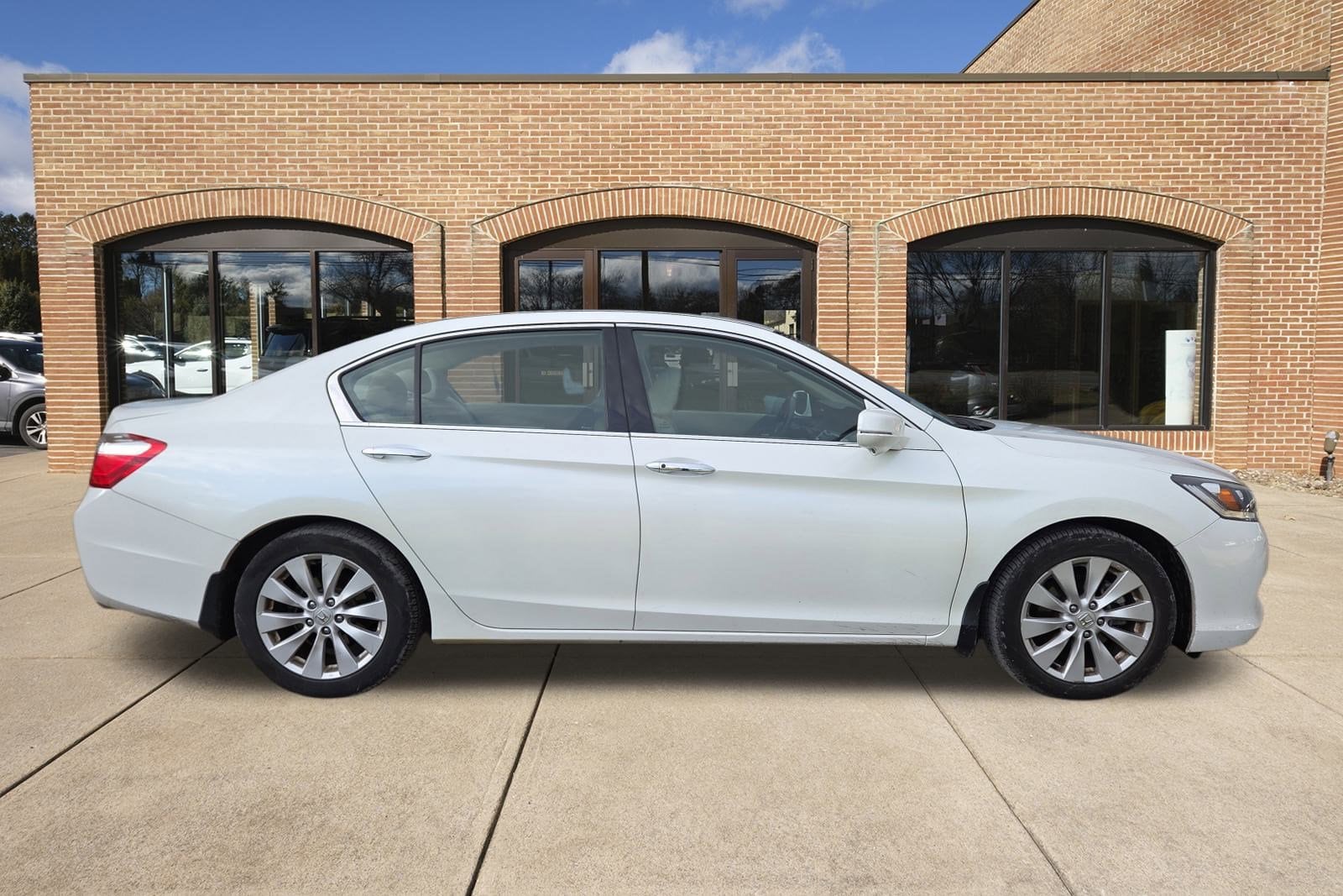 Used 2015 Honda Accord EX-L V-6 with VIN 1HGCR3F84FA014117 for sale in State College, PA