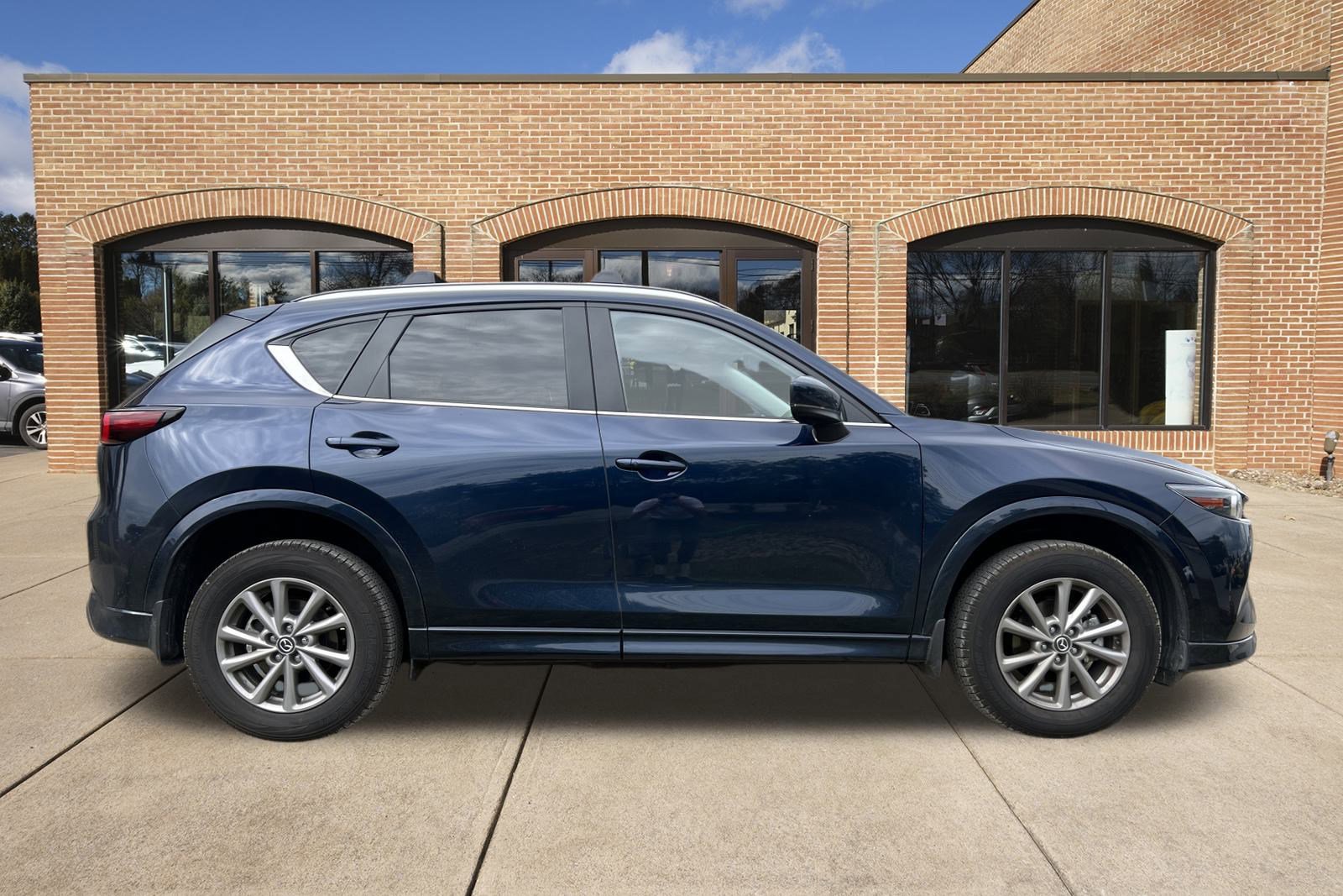 2025 Mazda CX-5 2.5 S Preferred photo 2