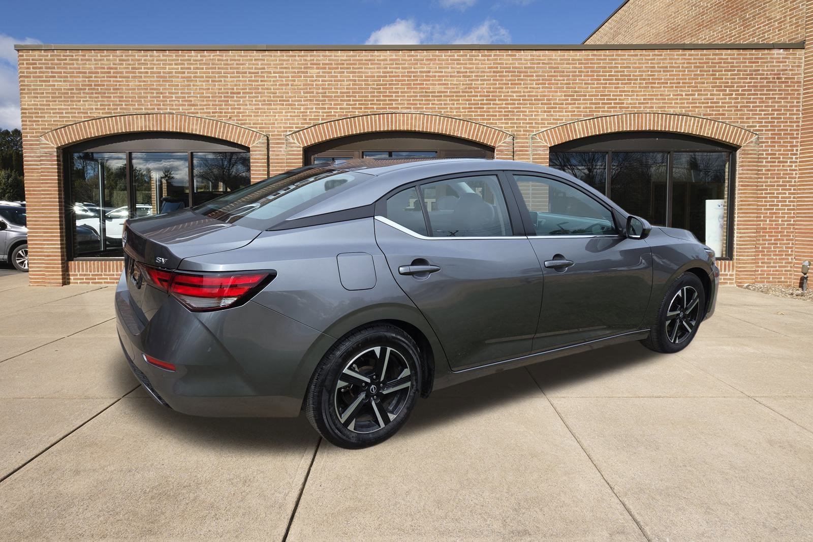 2024 Nissan Sentra SV photo 3