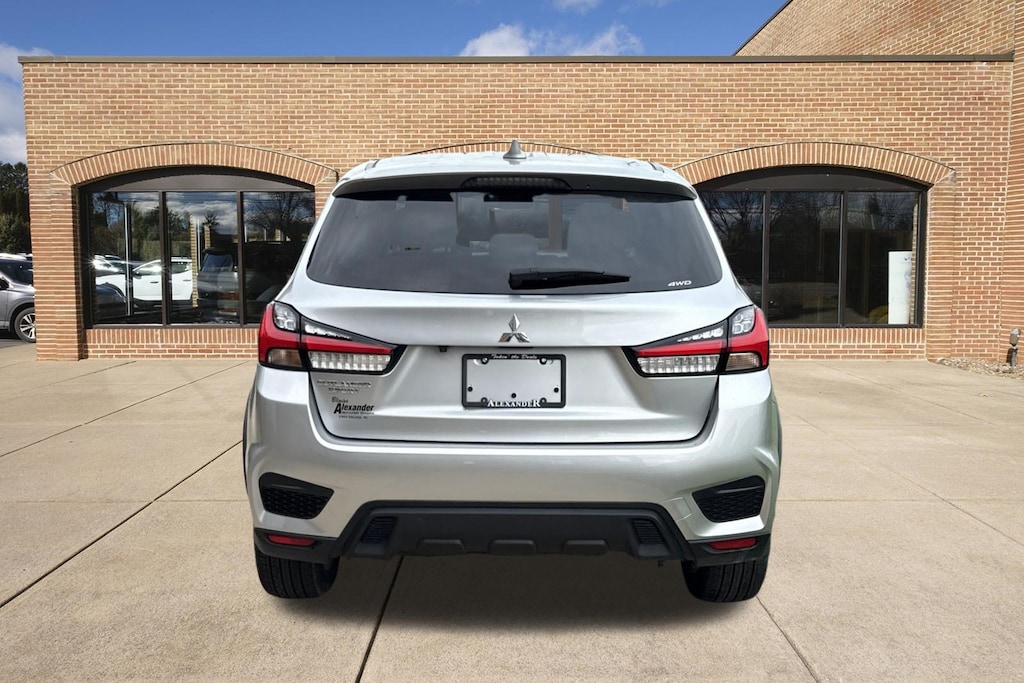 Used 2026 Mitsubishi Outlander Sport 2.0 ES SUV