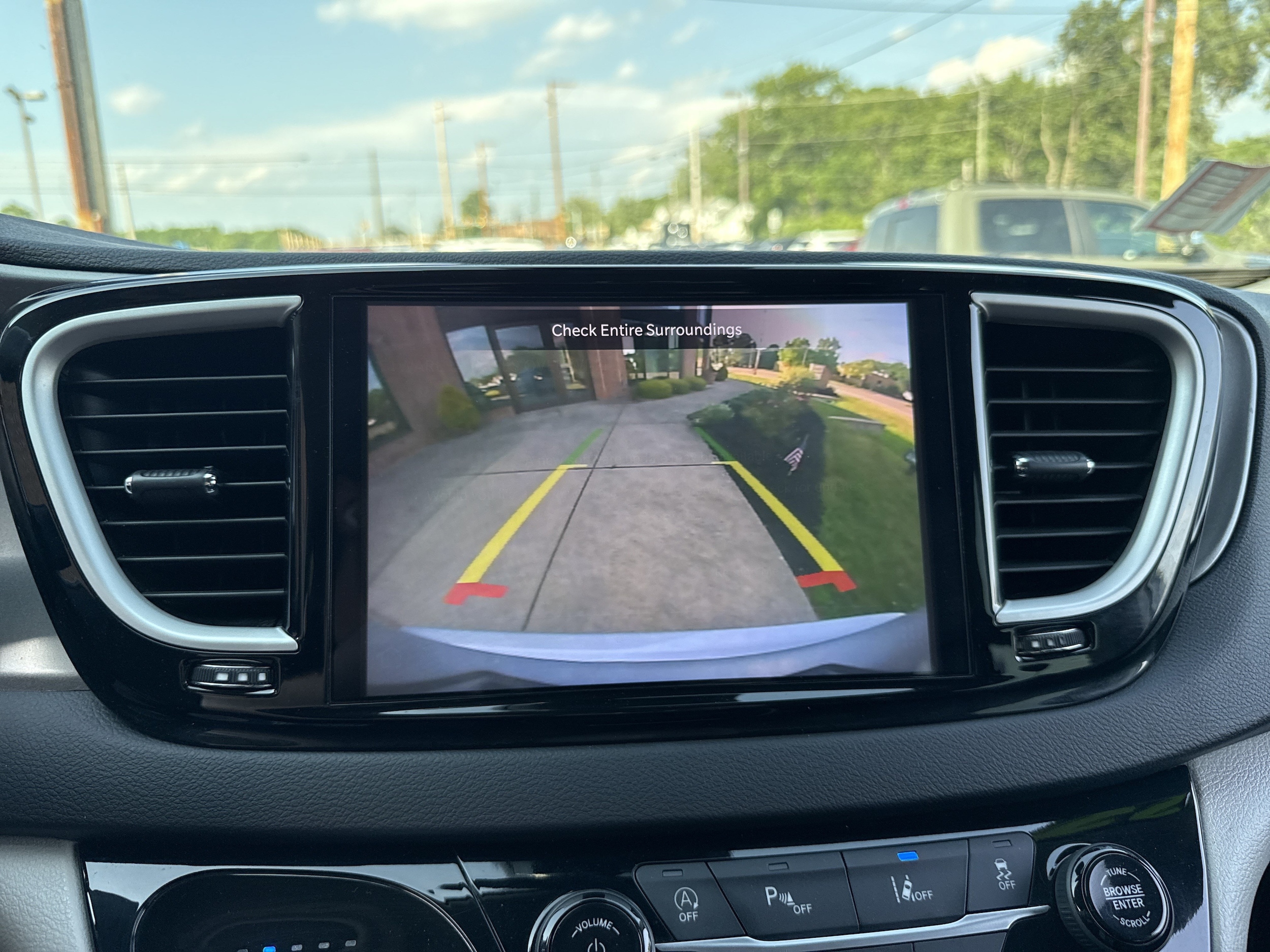 2023 Chrysler Pacifica Touring L - Photo 19