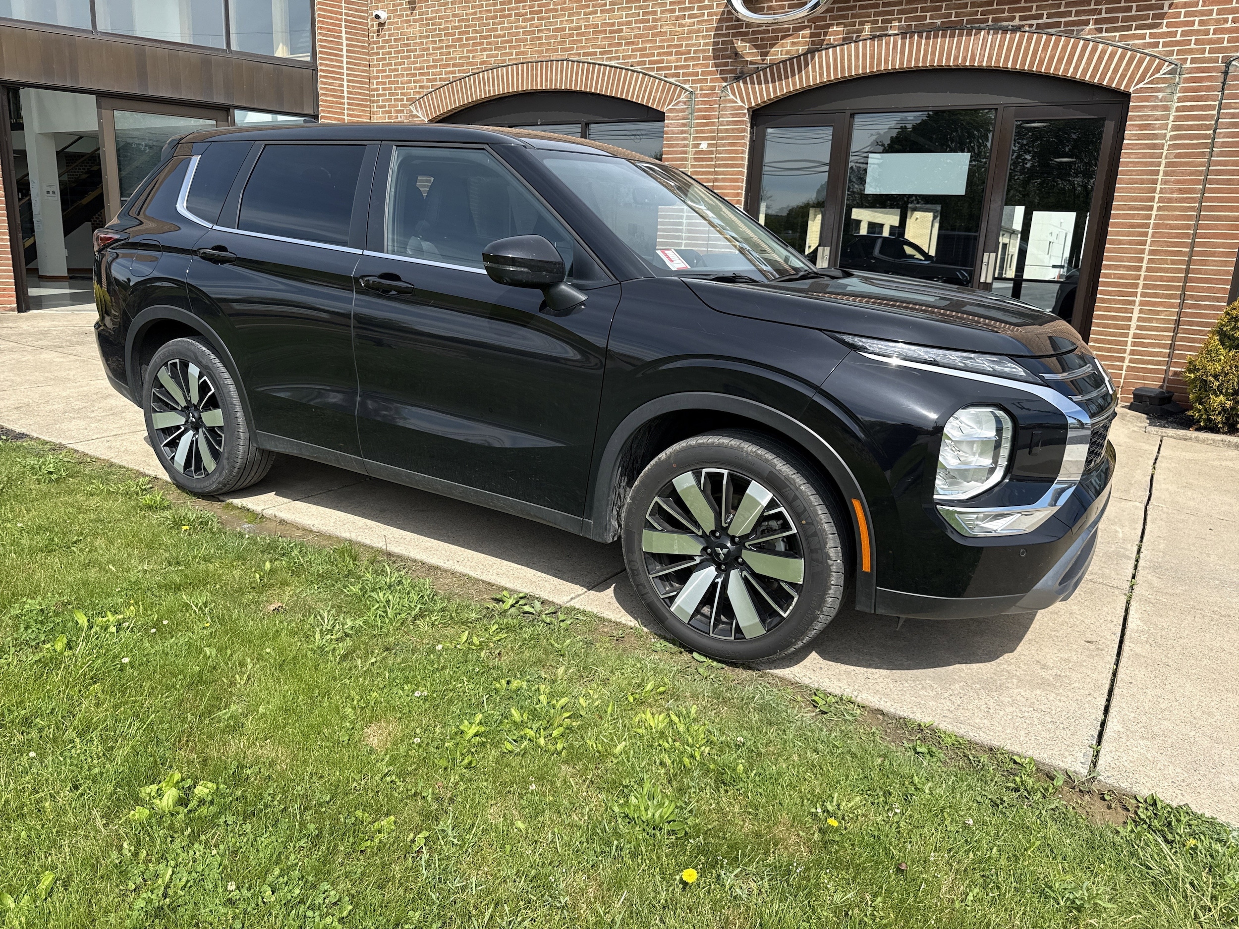 2025 Mitsubishi Outlander SE S-AWC's photo