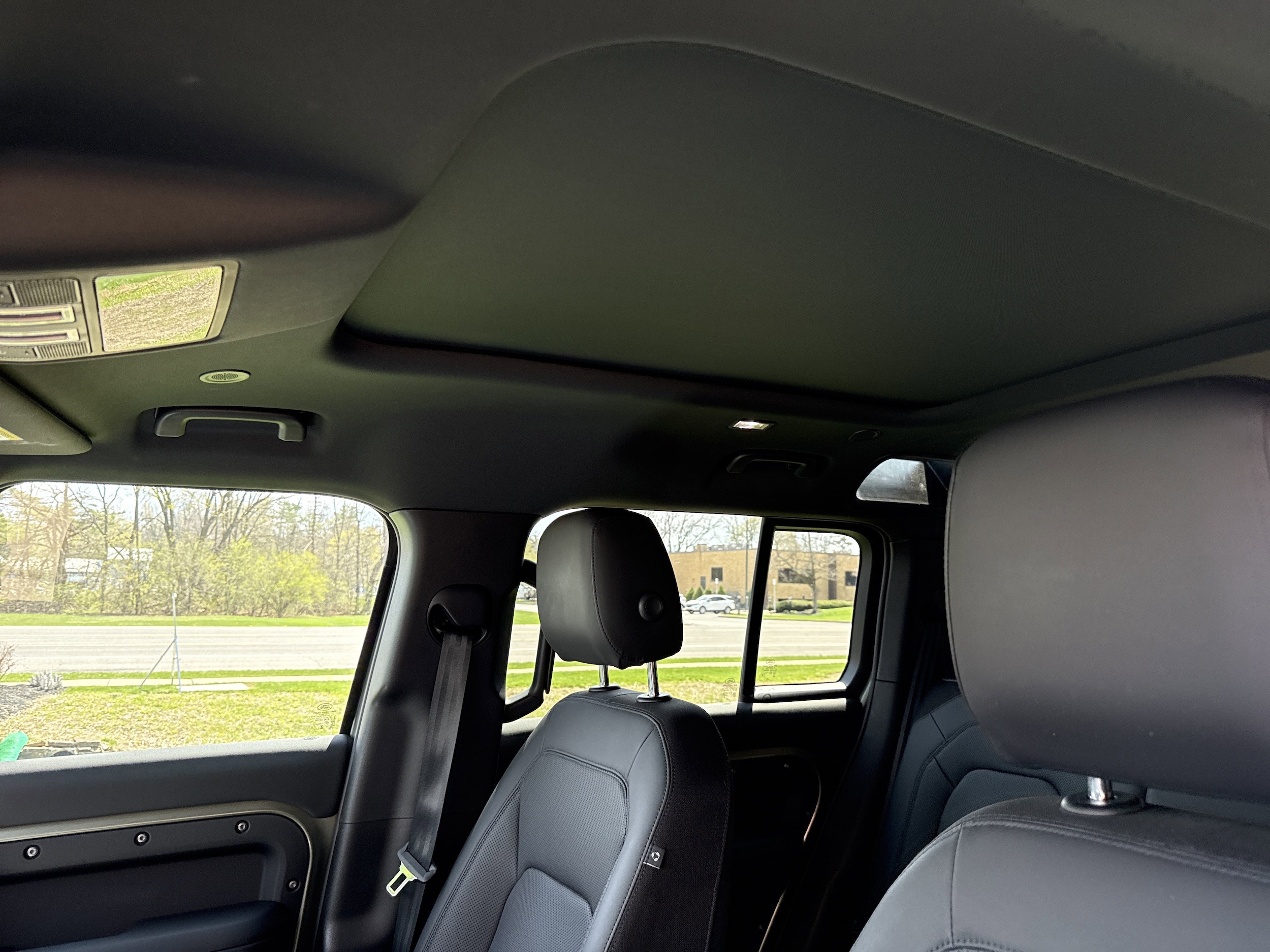 2025 Land Rover Defender S - Photo 29