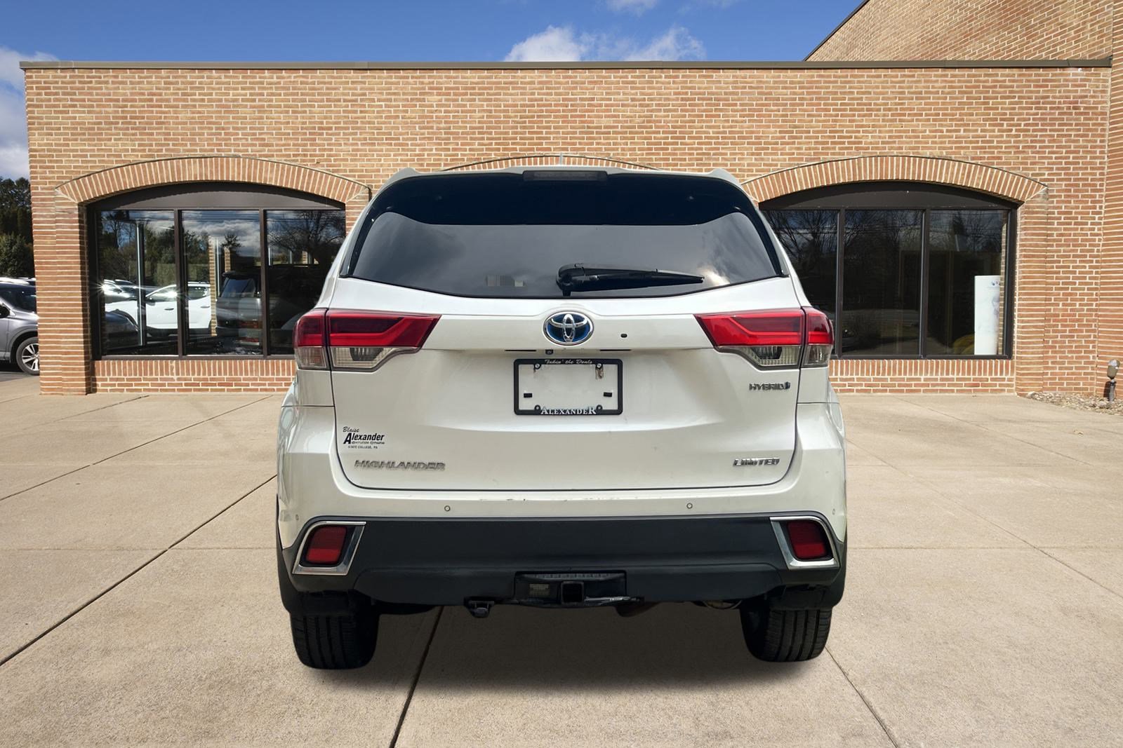 2019 Toyota Highlander Hybrid Limited photo 3