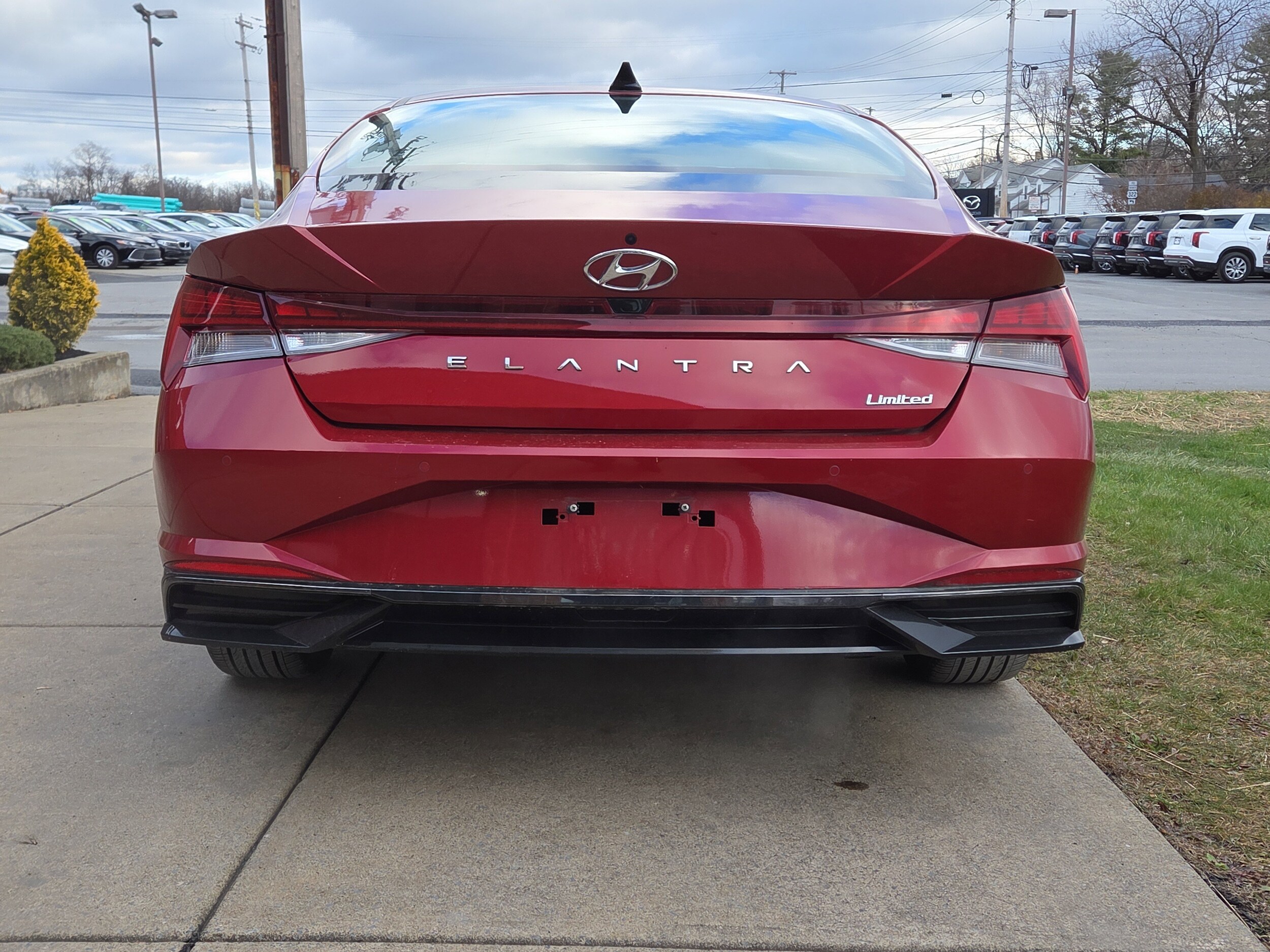 2023 Hyundai Elantra Limited photo 4