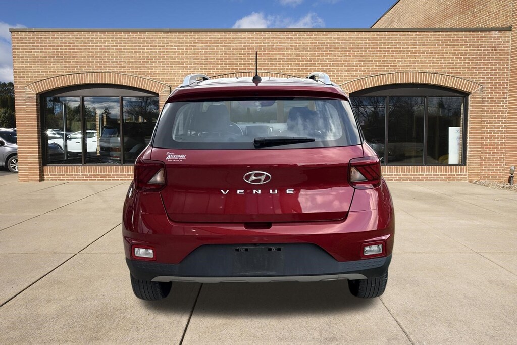 Used 2024 Hyundai Venue Limited SUV