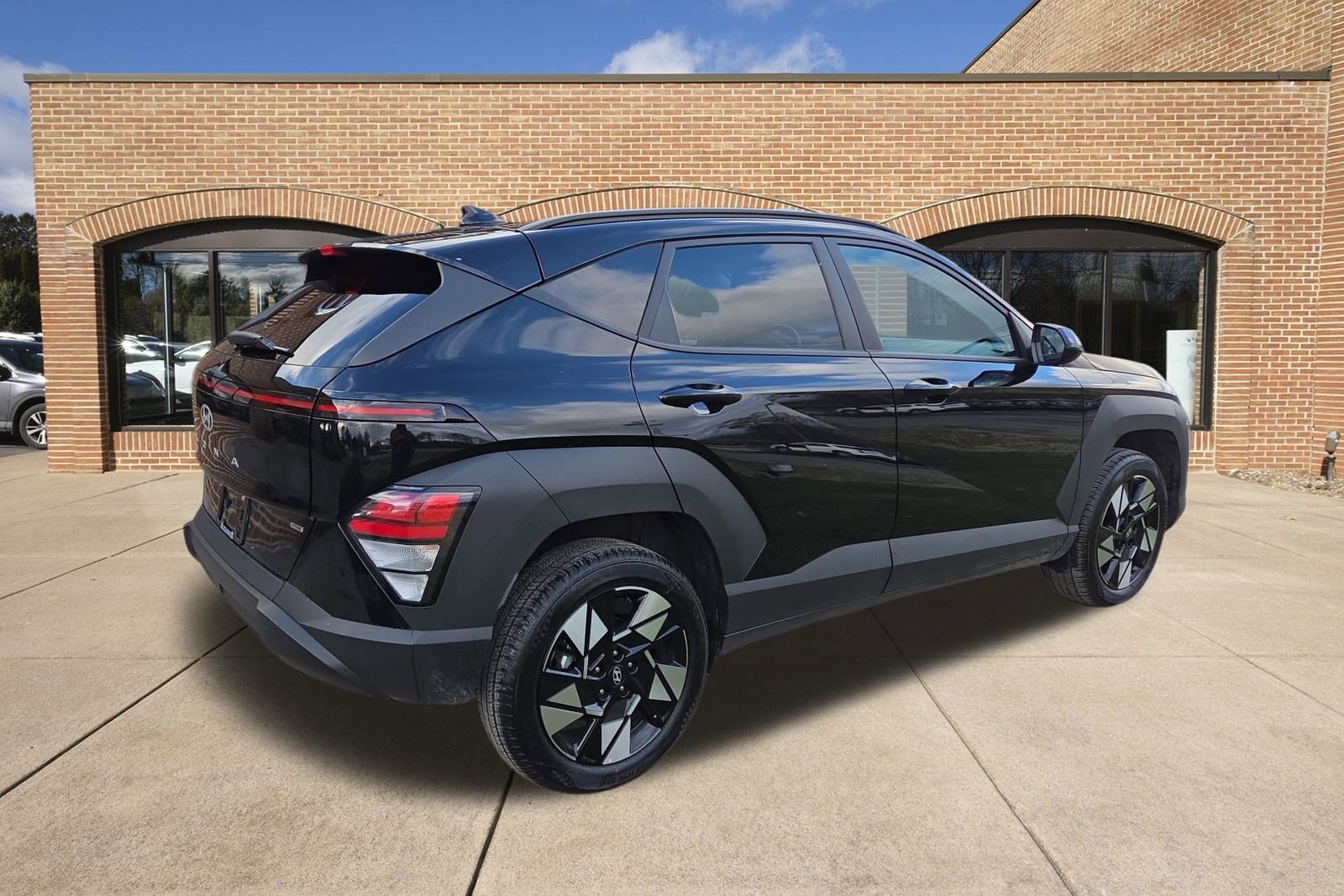 2025 Hyundai Kona SEL photo 3