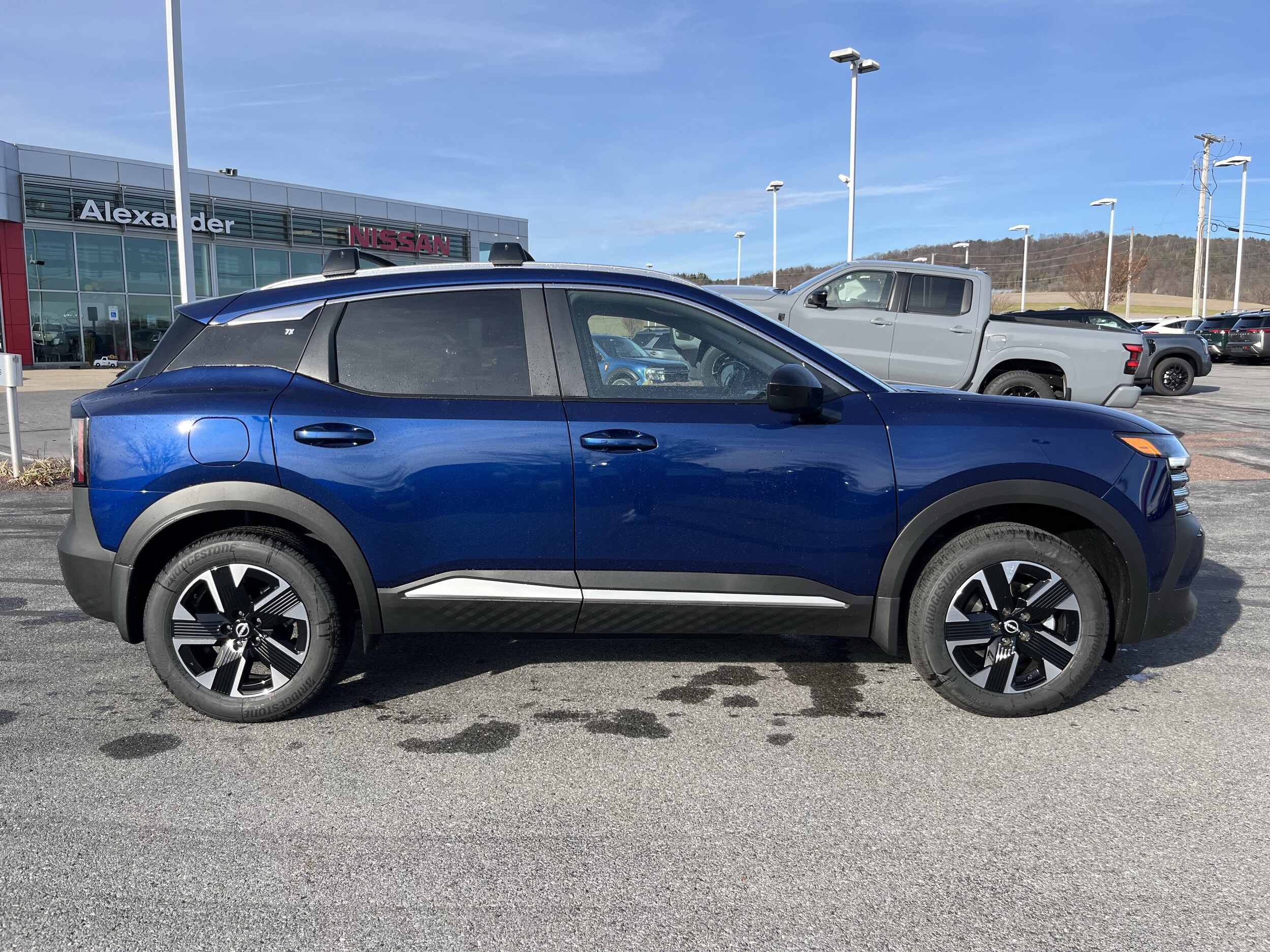 2026 Nissan Kicks SV photo 2