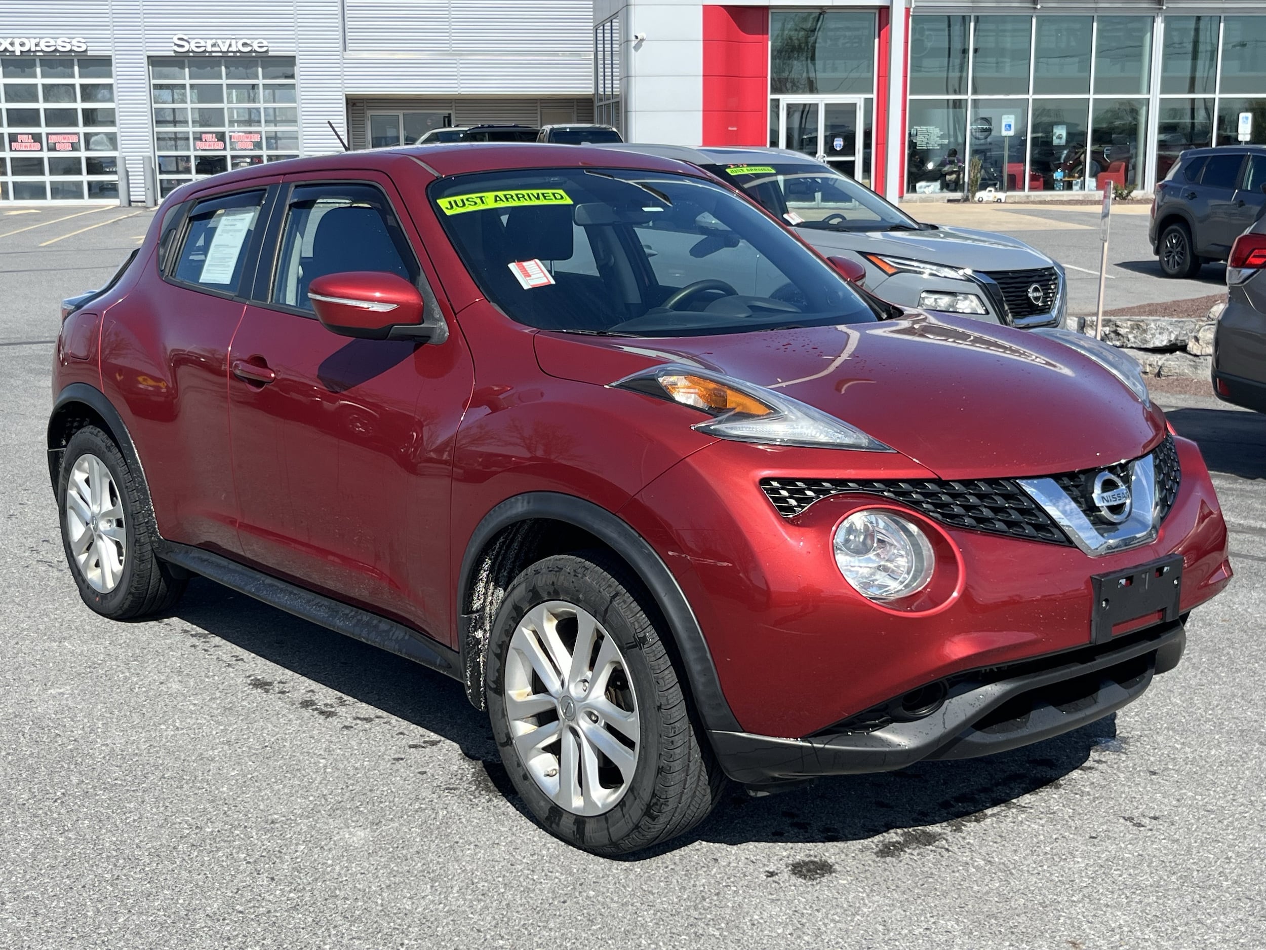 2016 Nissan Juke S AWD CVT's photo
