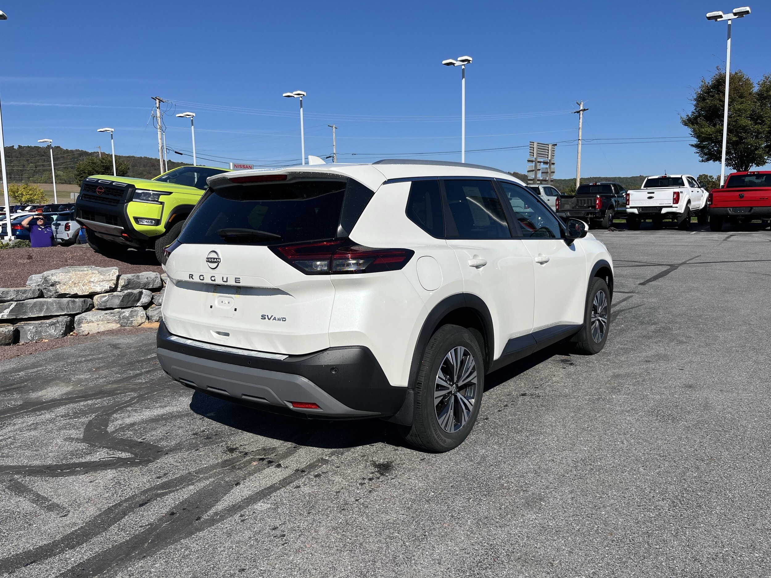 2023 Nissan Rogue AWD SV photo 2