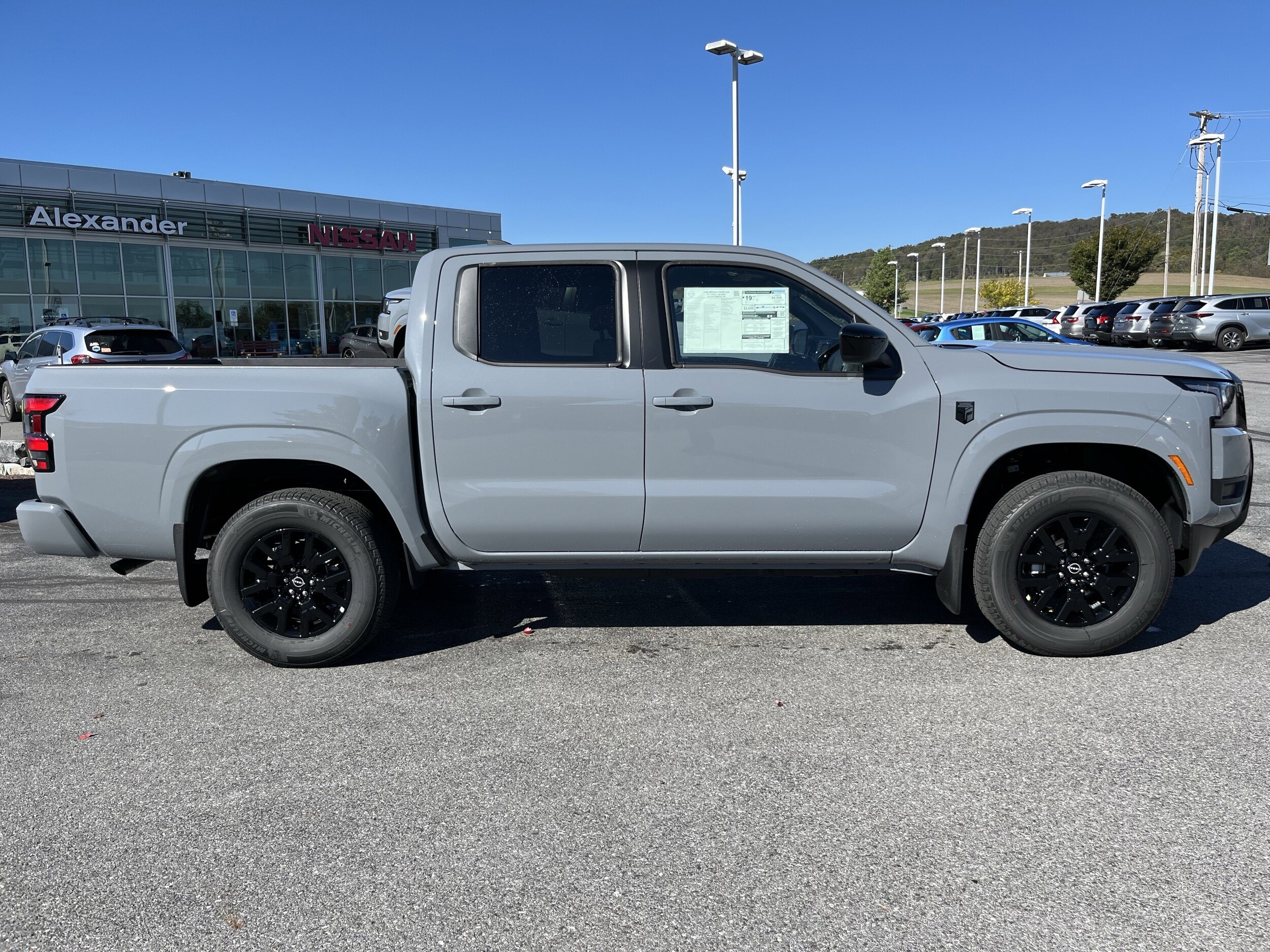2026 Nissan Frontier SV photo 2
