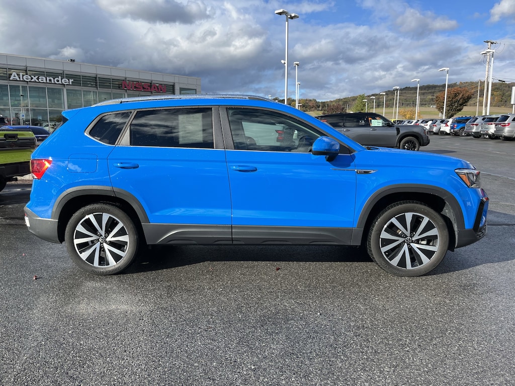 Used 2022 Volkswagen Taos 1.5T SE 4MOTION SUV